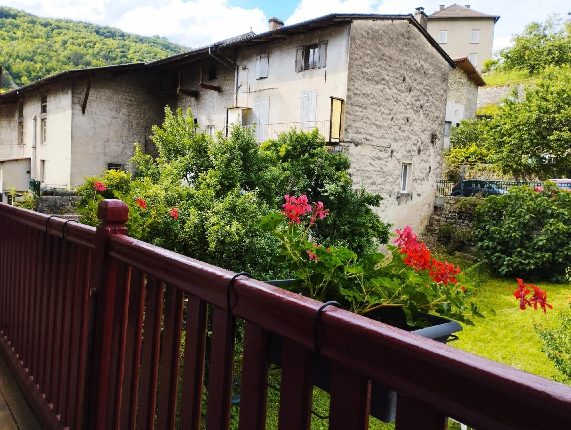 Gite Couleur Cuivre Cerdon (Ain) Exterior foto